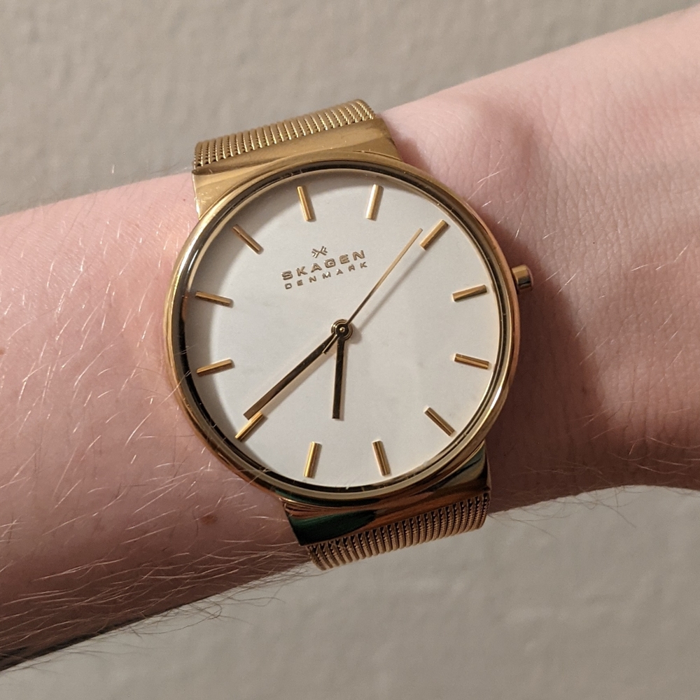 EUC Skagen Ancher gold tone steel watch